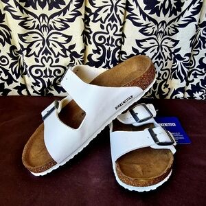 NEW KIDS BIRKENSTOCK ARIZONA  WHITE SANDALS Size 3